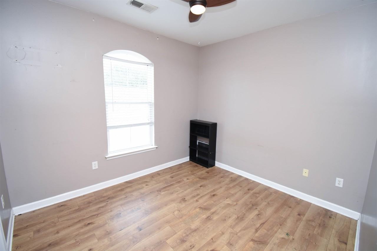 3564 Alexandria Ave - Photo 6 of 20
