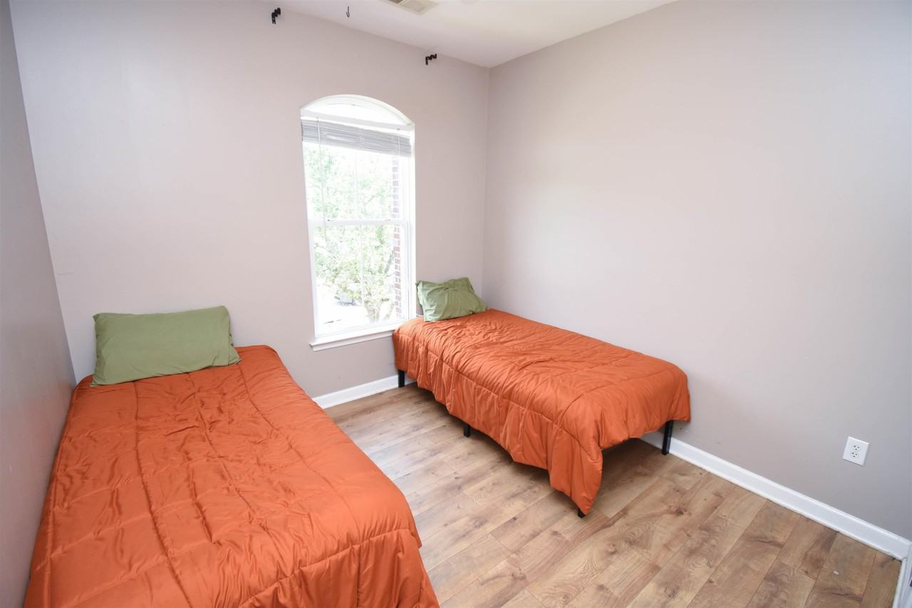 3564 Alexandria Ave - Photo 7 of 20