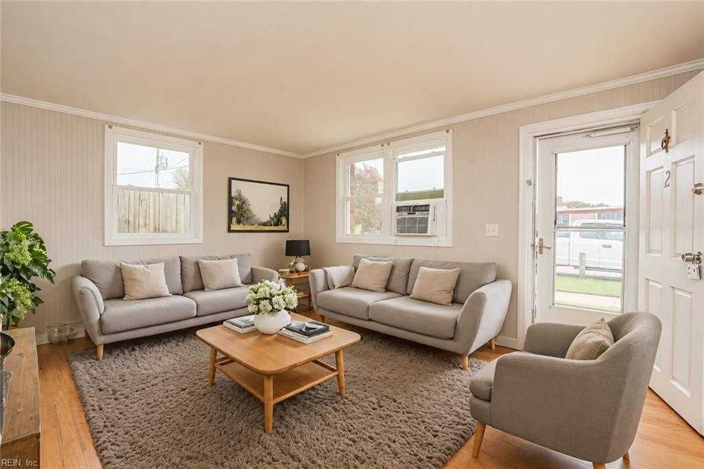 315 15th St #2 - Photo 5 of 23