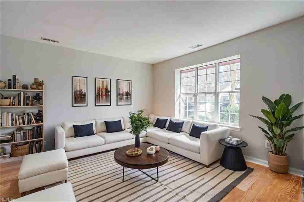 436 Peregrine St - Photo 2 of 36