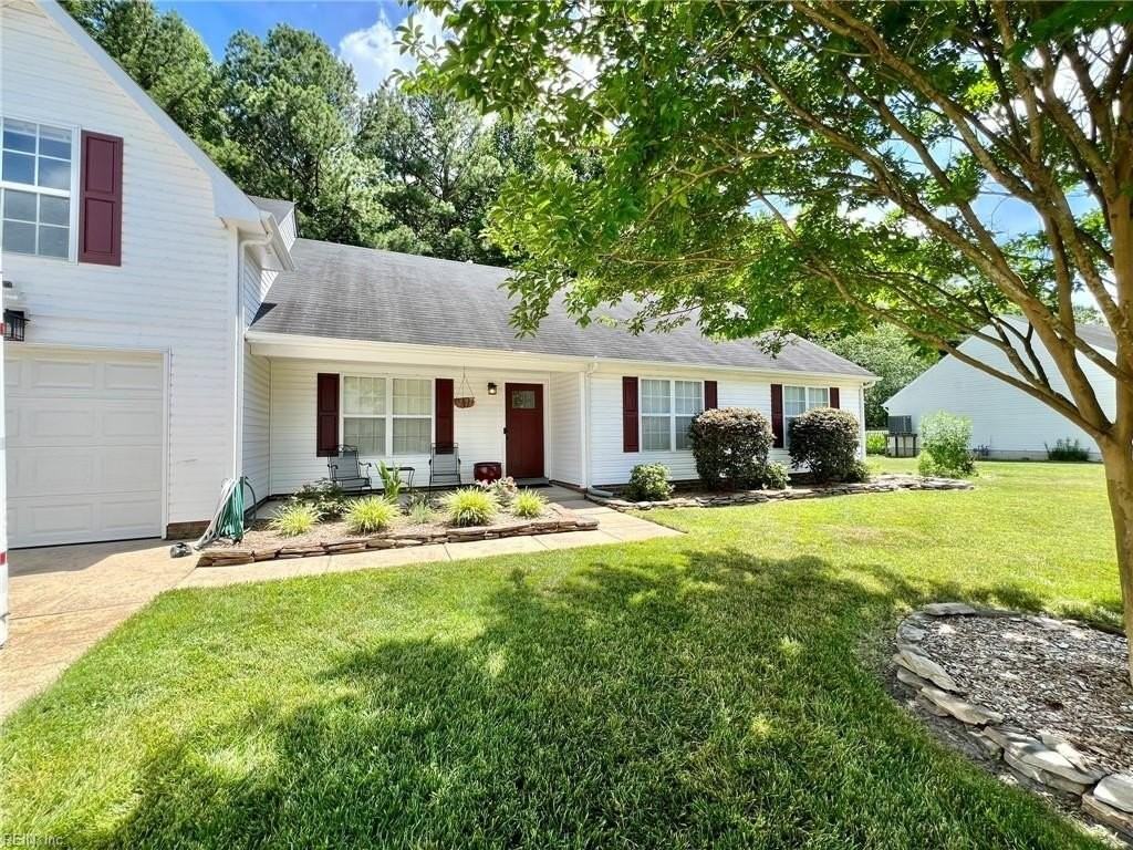 205 Dillwyn Dr - Photo 3 of 50