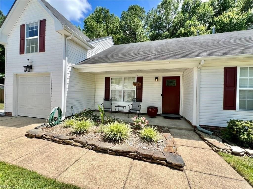 205 Dillwyn Dr - Photo 4 of 50