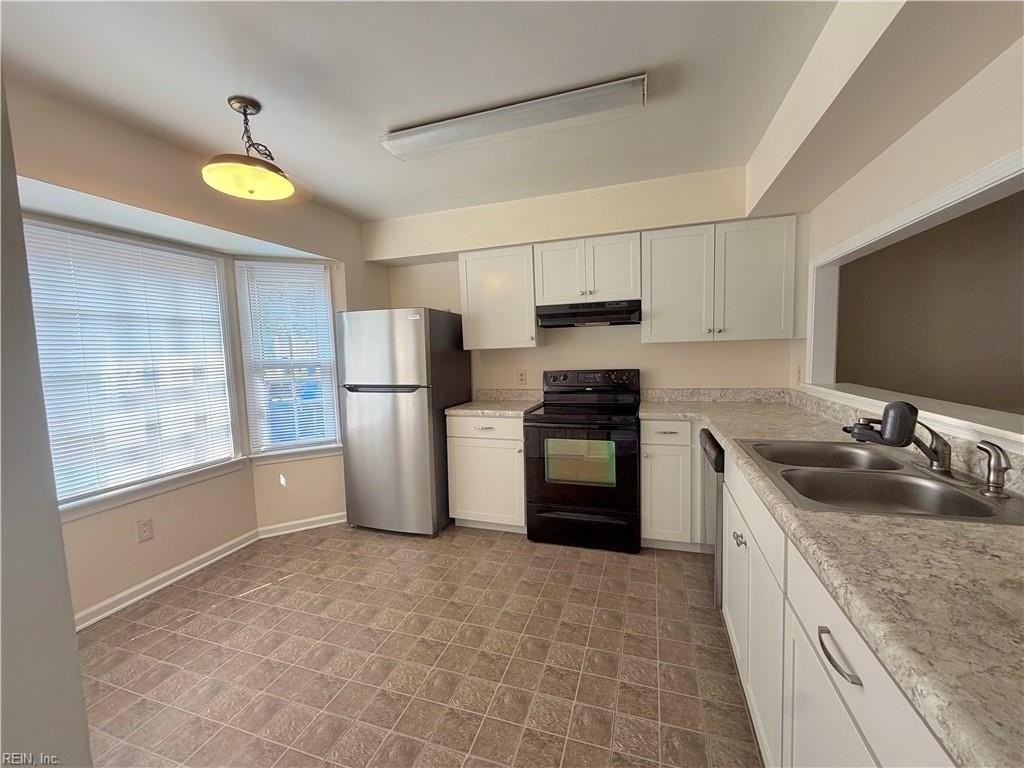 719 Crystal Springs Ct - Photo 2 of 4