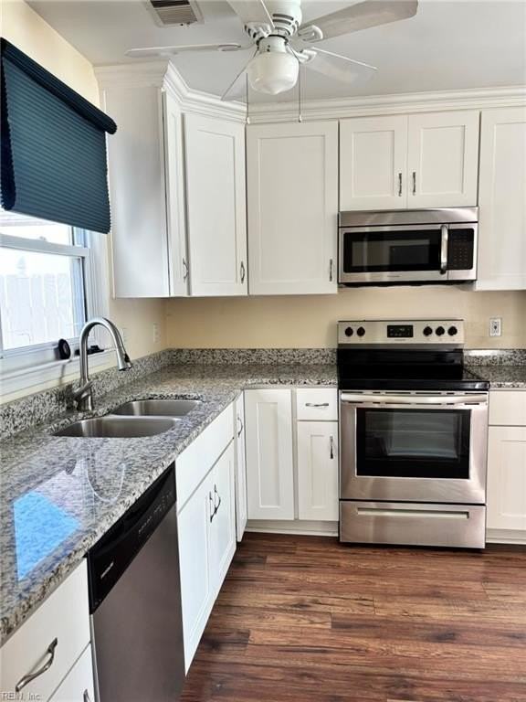 4113 Eastham Rd - Photo 5 of 27