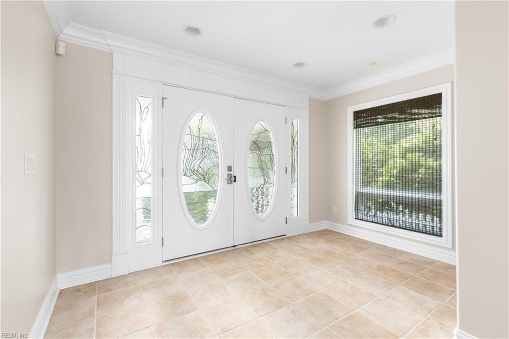 882 W Ocean View Ave - Photo 2 of 50