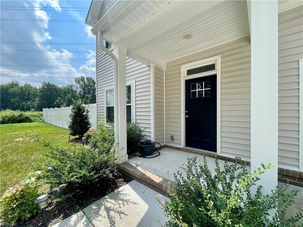1223 Richwood Ave - Photo 2 of 32