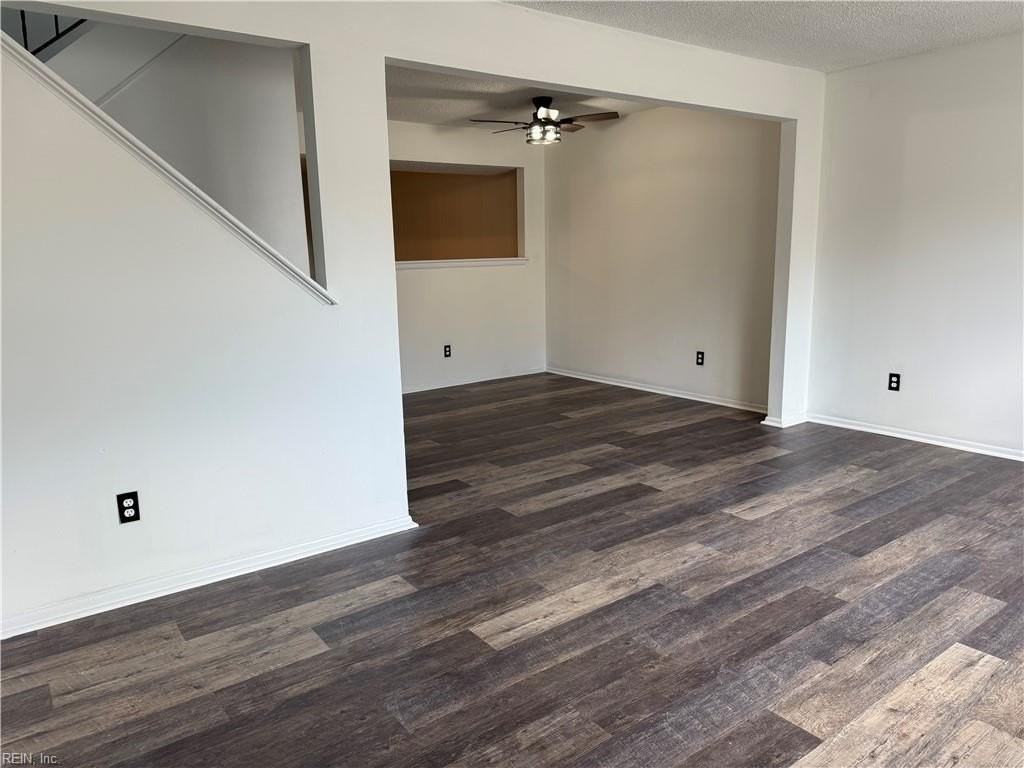 5305 Leicester Ct - Photo 3 of 22