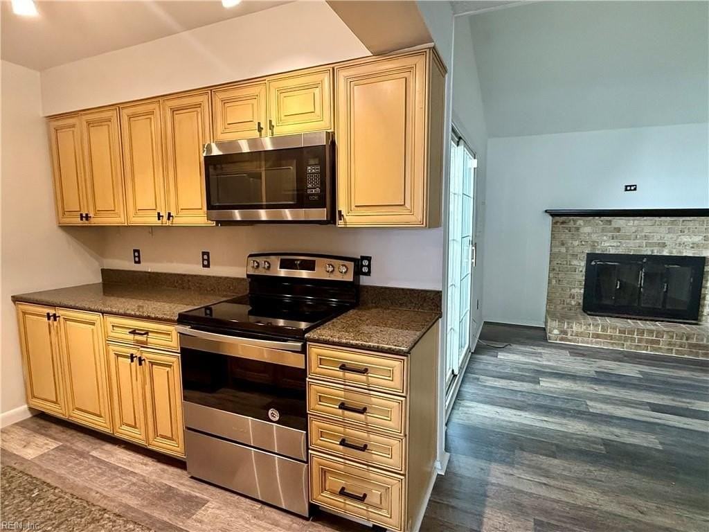 5305 Leicester Ct - Photo 7 of 22