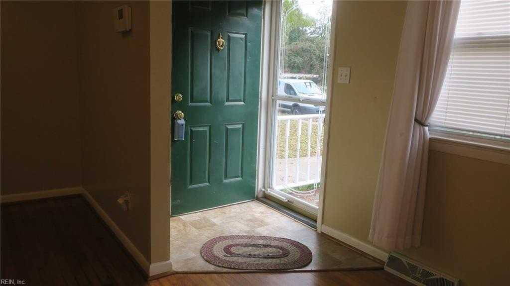 215 Clemwood Pkwy - Photo 3 of 31