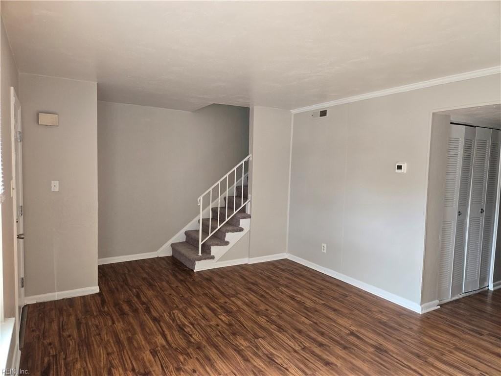 5602 Banbury Ct - Photo 3 of 36