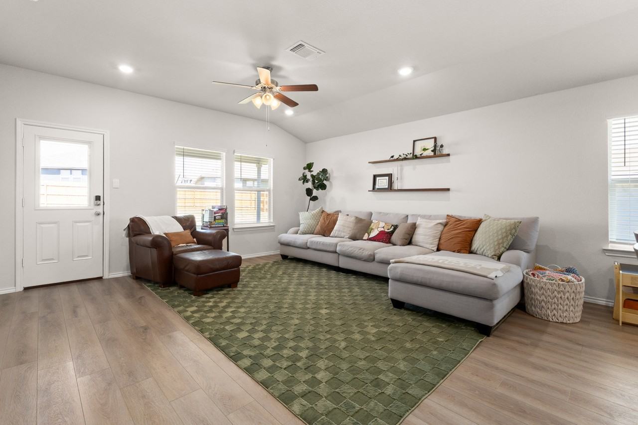 1308 Piedmont St #1 - Photo 4 of 17