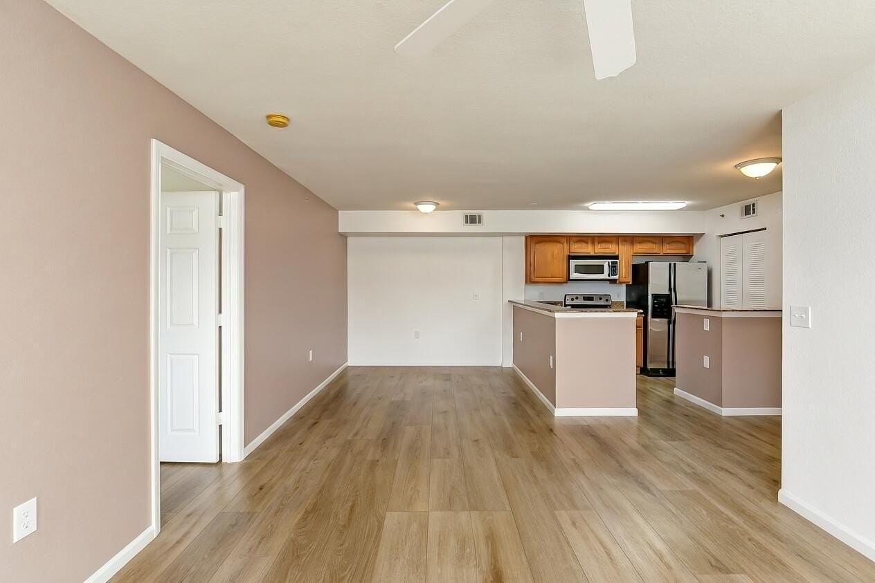 281 Sw Palm Dr #102 - Photo 2 of 23