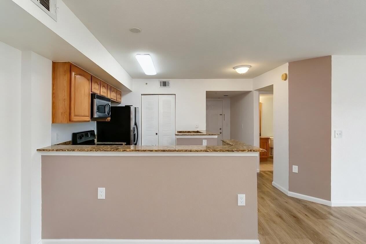 281 Sw Palm Dr #102 - Photo 4 of 23