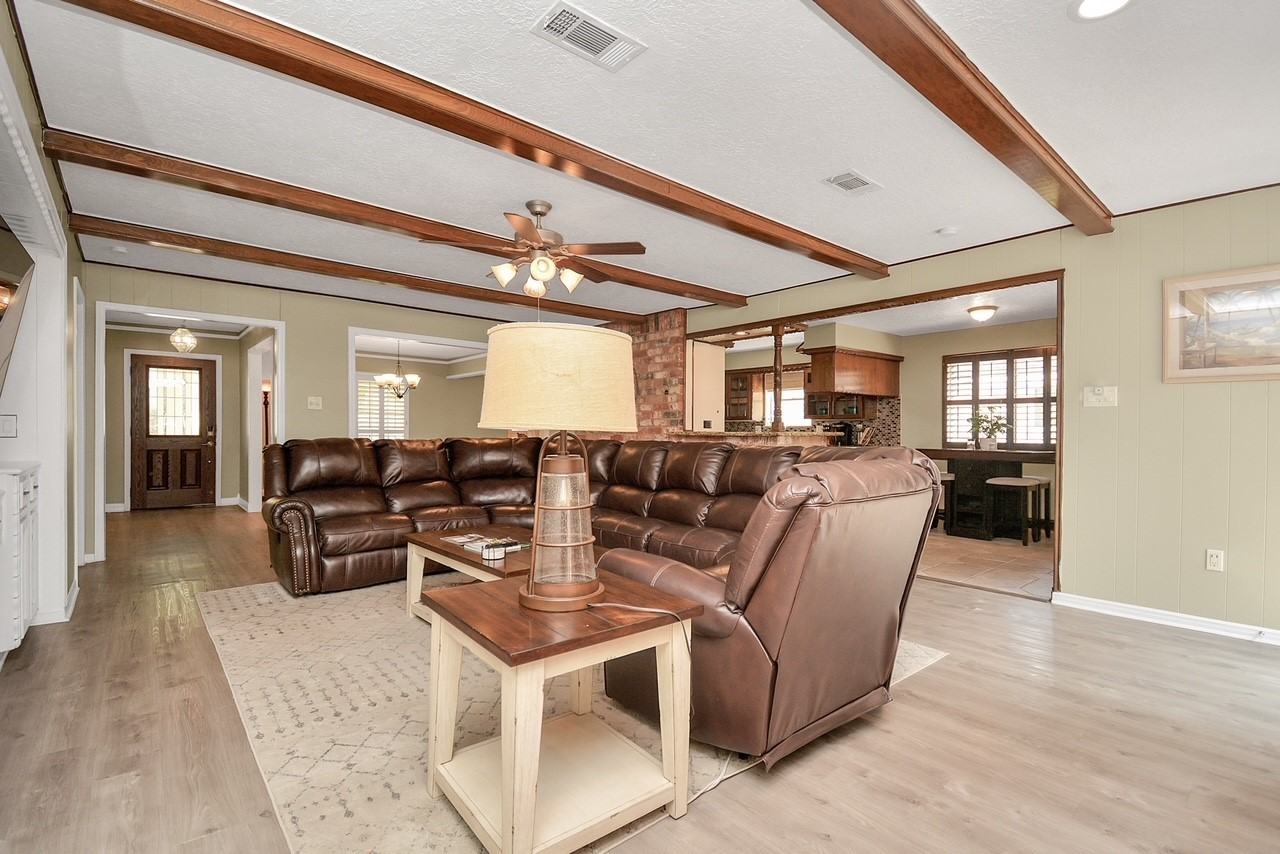9811 Rocktree Dr - Photo 4 of 34