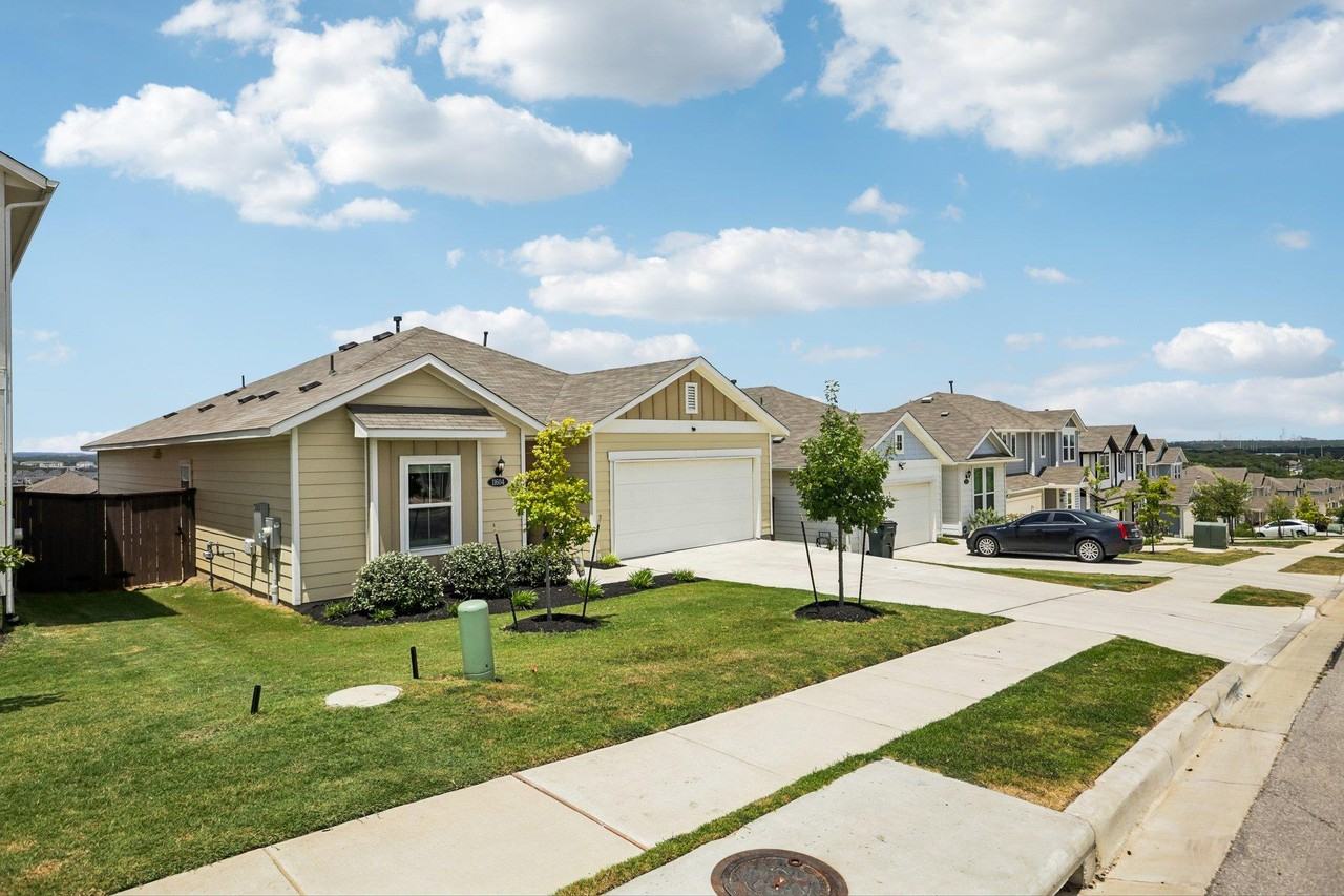 11604 Comano Dr - Photo 2 of 40