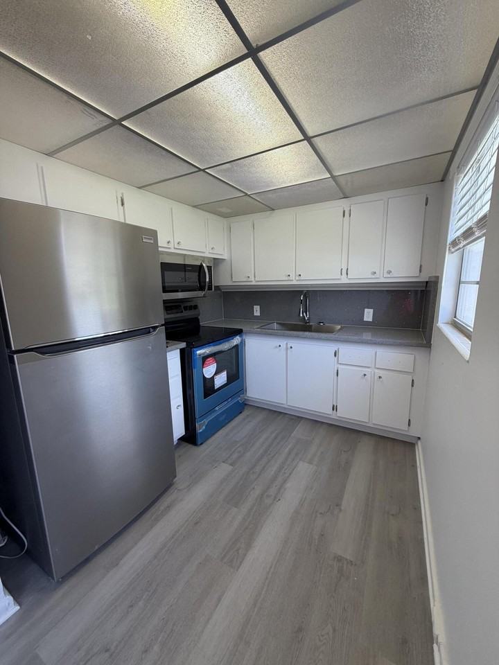 266 Brighton G - Photo 4 of 28