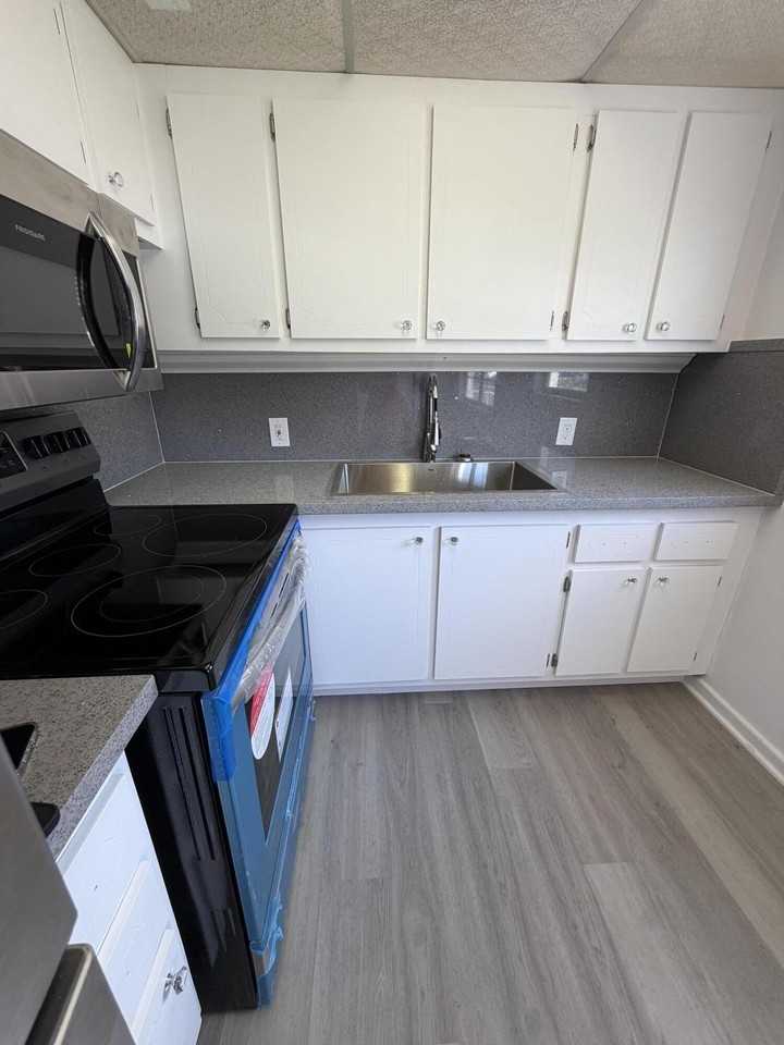 266 Brighton G - Photo 5 of 28
