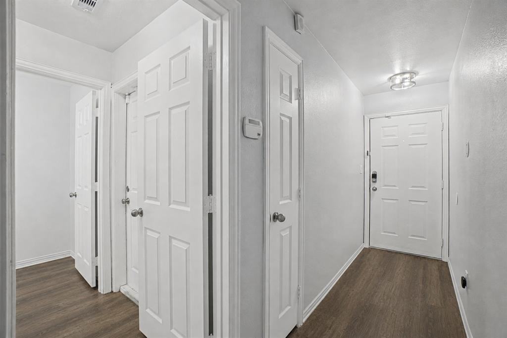 4021 Preferred Pl - Photo 4 of 12