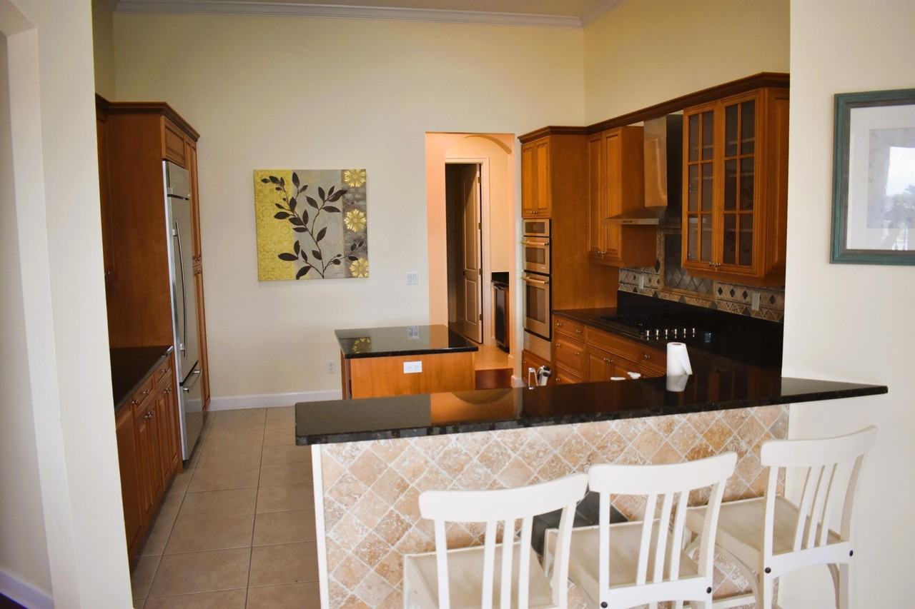 895 Sw Grand Reserves Blvd - Photo 3 of 47