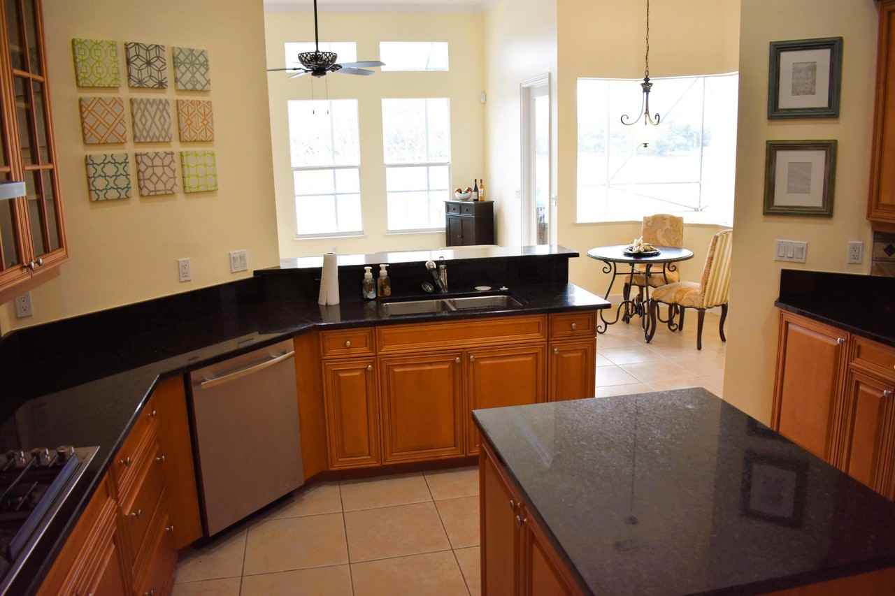 895 Sw Grand Reserves Blvd - Photo 4 of 47