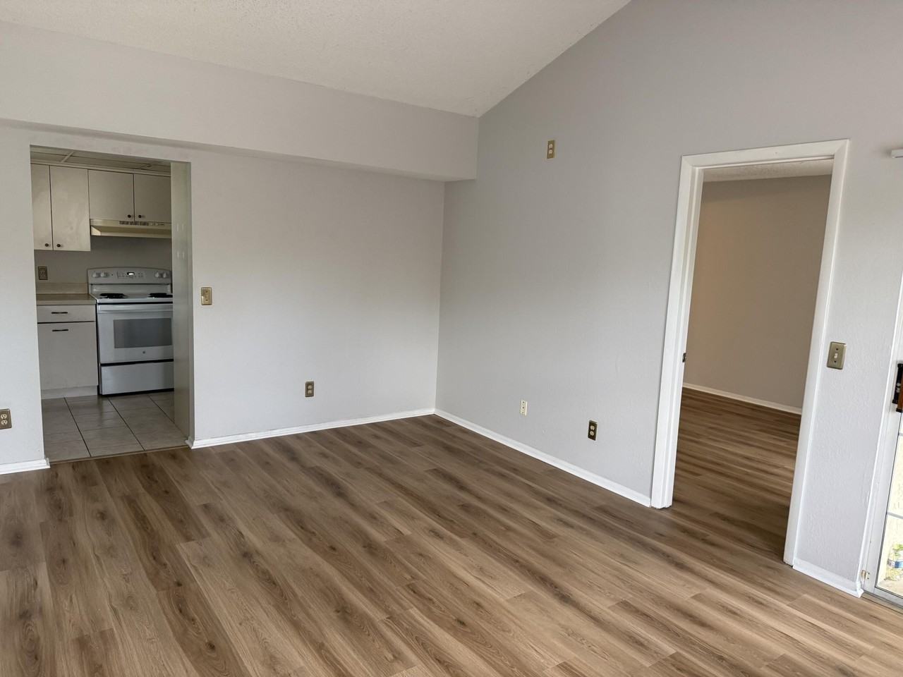 1650 Se Green Acres Cir #E201 - Photo 4 of 12