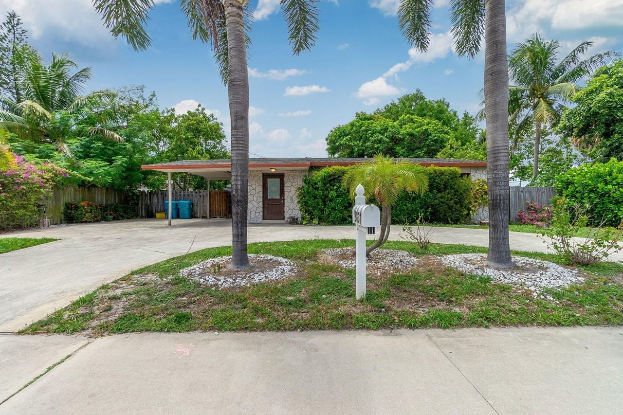 2831 N Seacrest Blvd - Photo 6 of 43