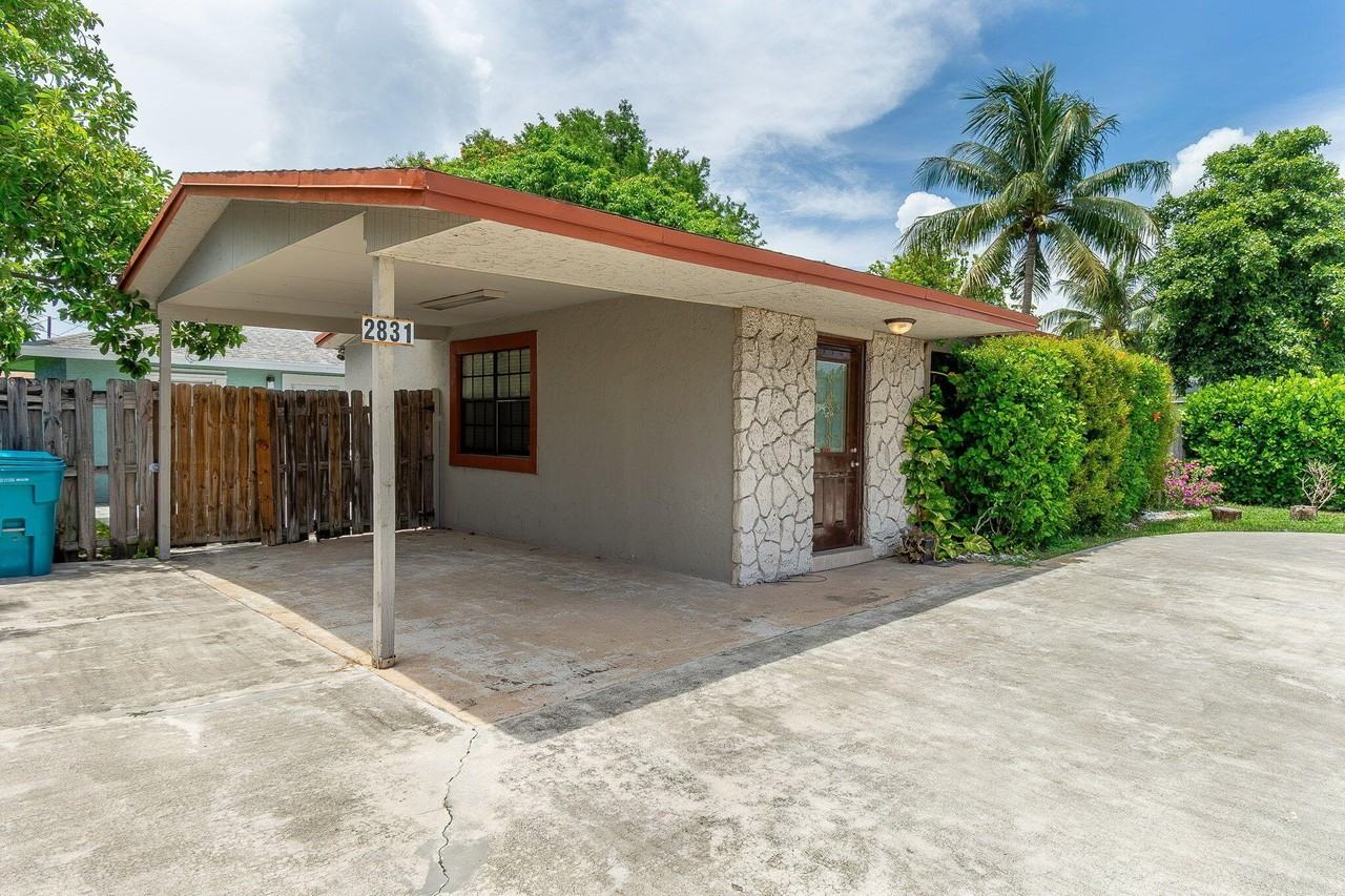 2831 N Seacrest Blvd - Photo 7 of 43