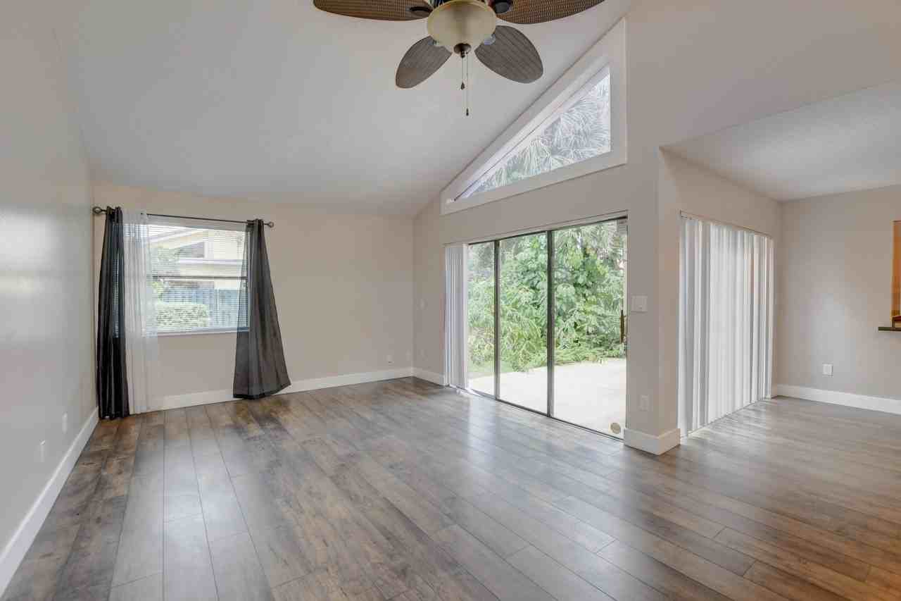 6165 Belleza Ln - Photo 4 of 28