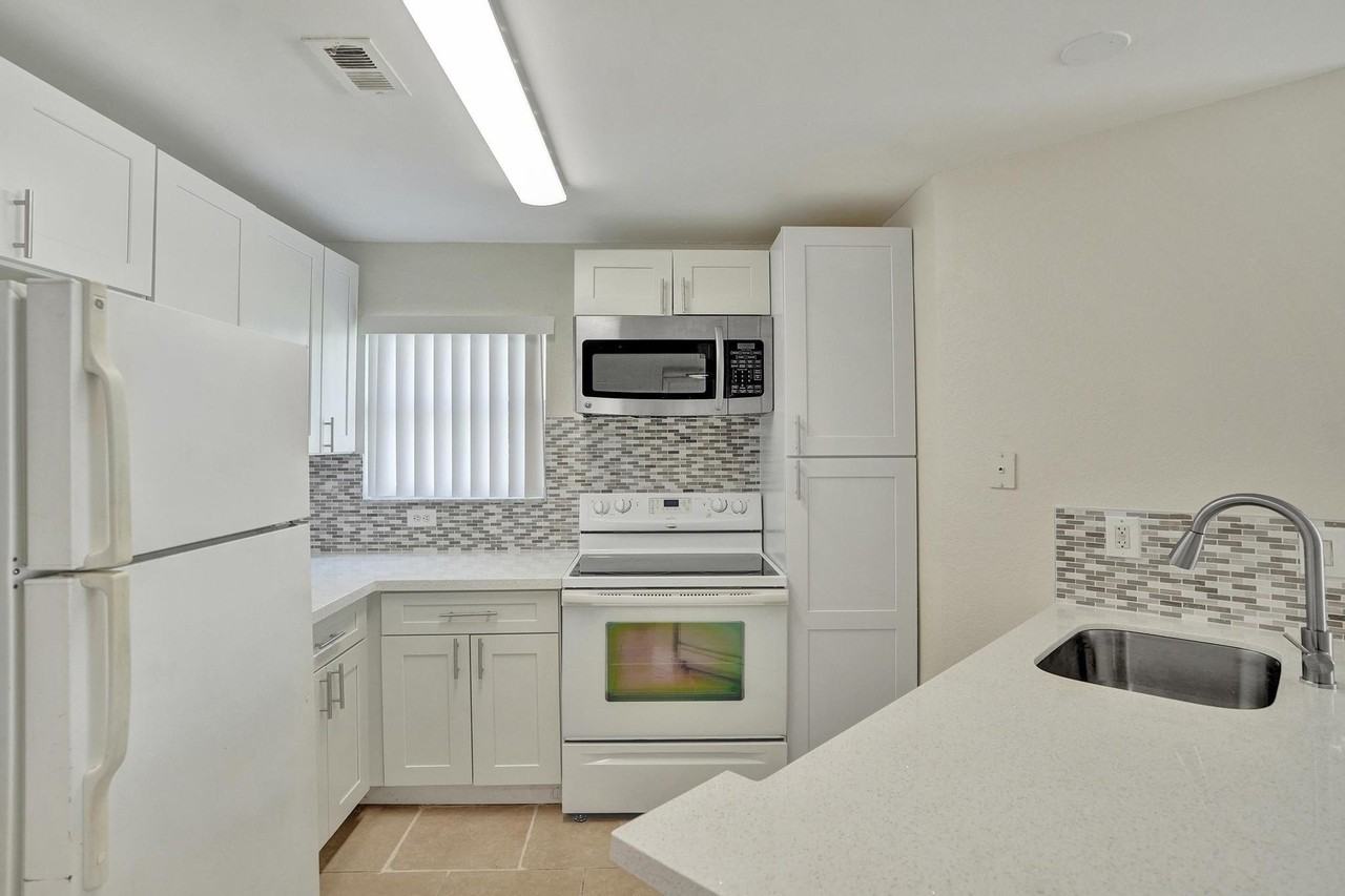12650 Vista Isles Dr #918 - Photo 3 of 48
