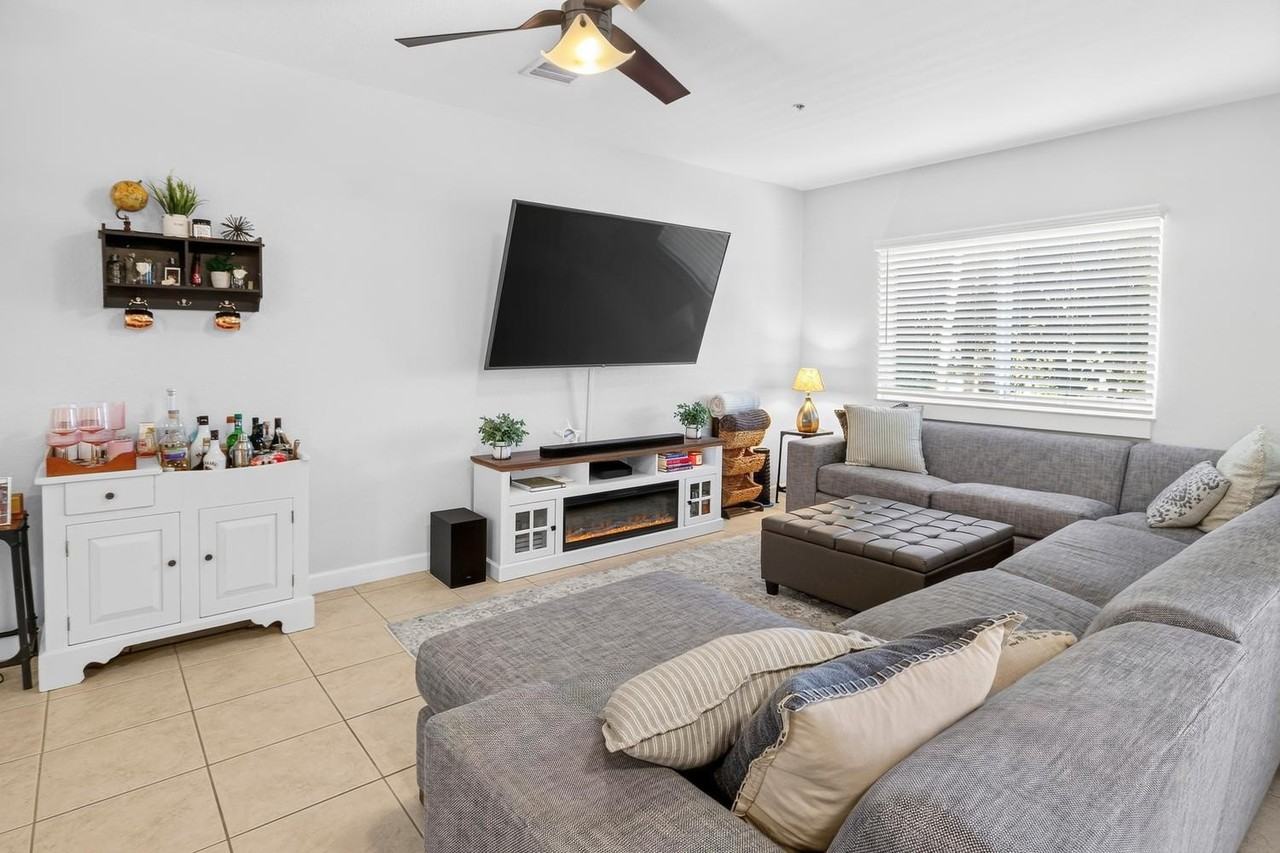 1209 Coastal Bay Blvd - Photo 4 of 25