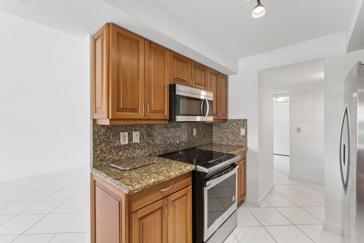 119 Old Meadow Way - Photo 7 of 34
