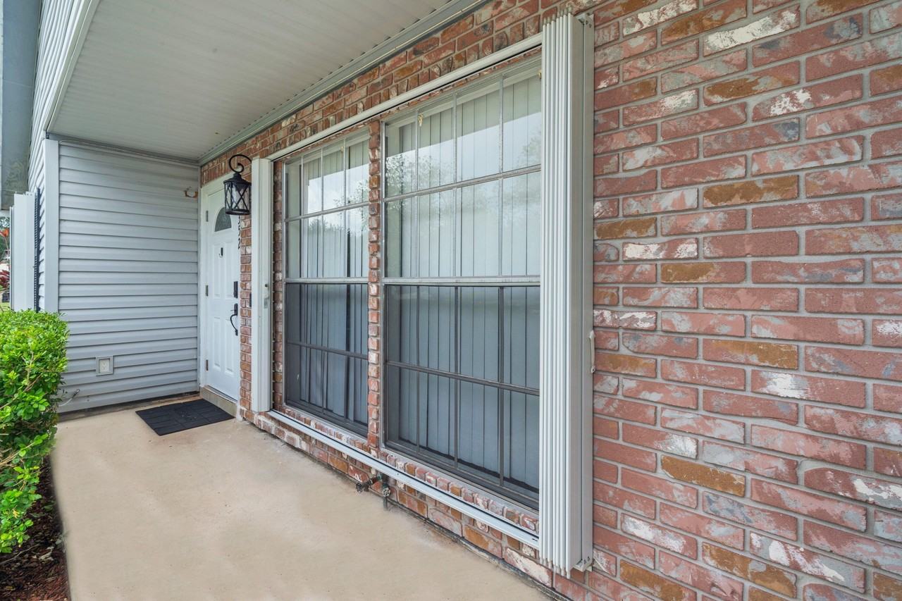 1350 Riverside Cir #2 - Photo 5 of 42