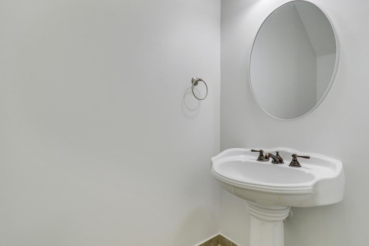 112 Dunmore Dr - Photo 7 of 43