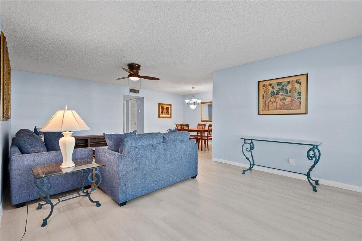 220 Country Ln #B - Photo 3 of 26