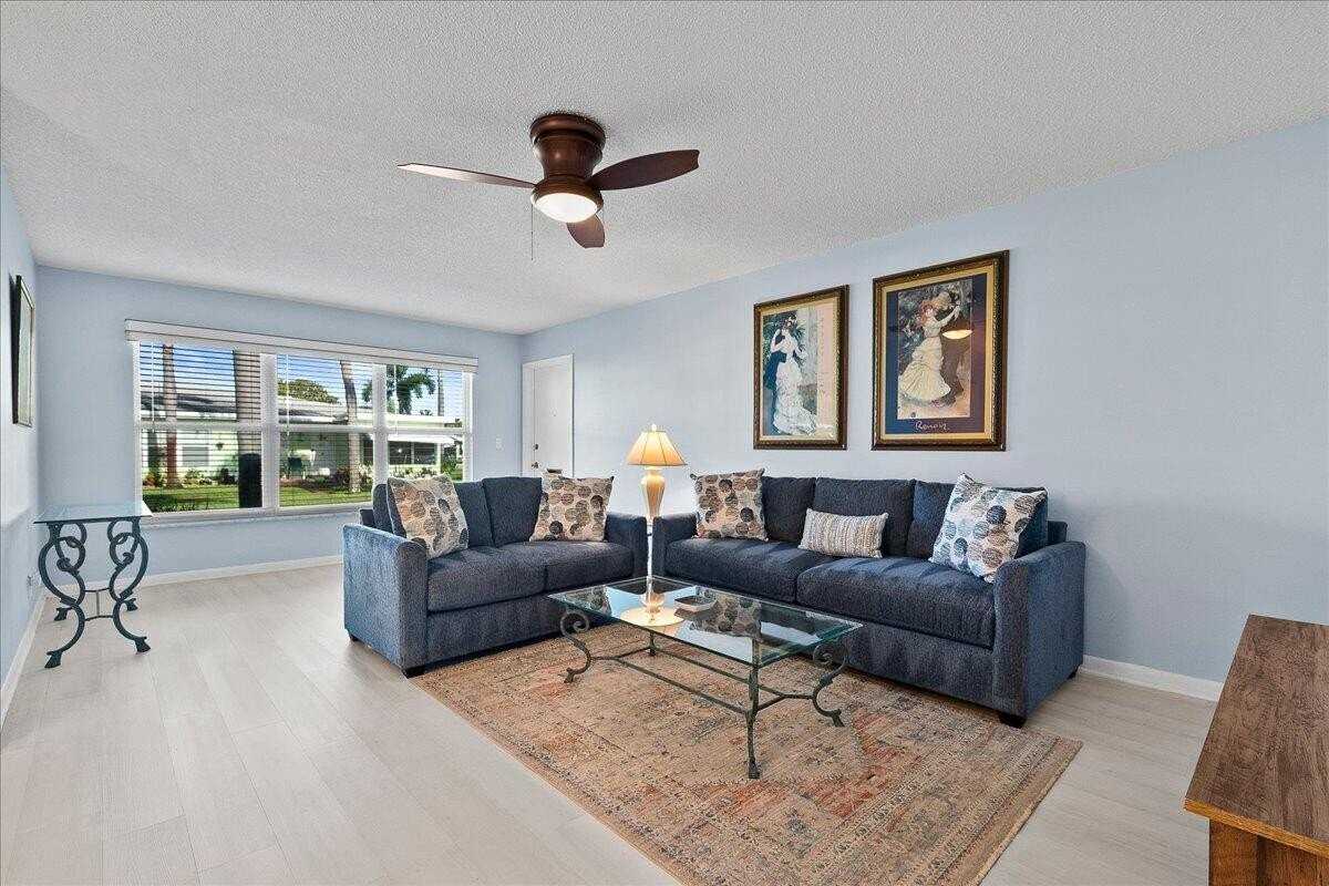 220 Country Ln #B - Photo 5 of 26
