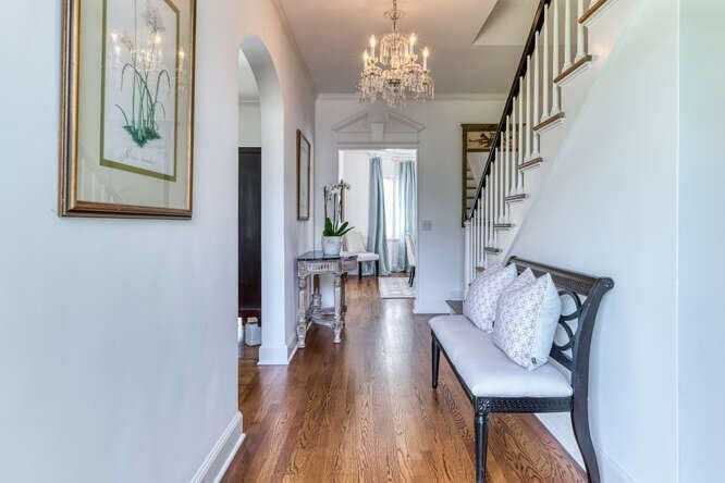 229 Pendleton Ave - Photo 3 of 38