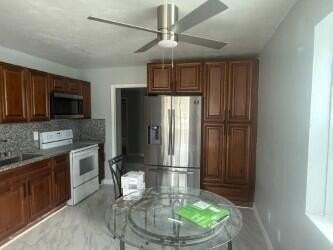 2329 Fairway Dr - Photo 2 of 13