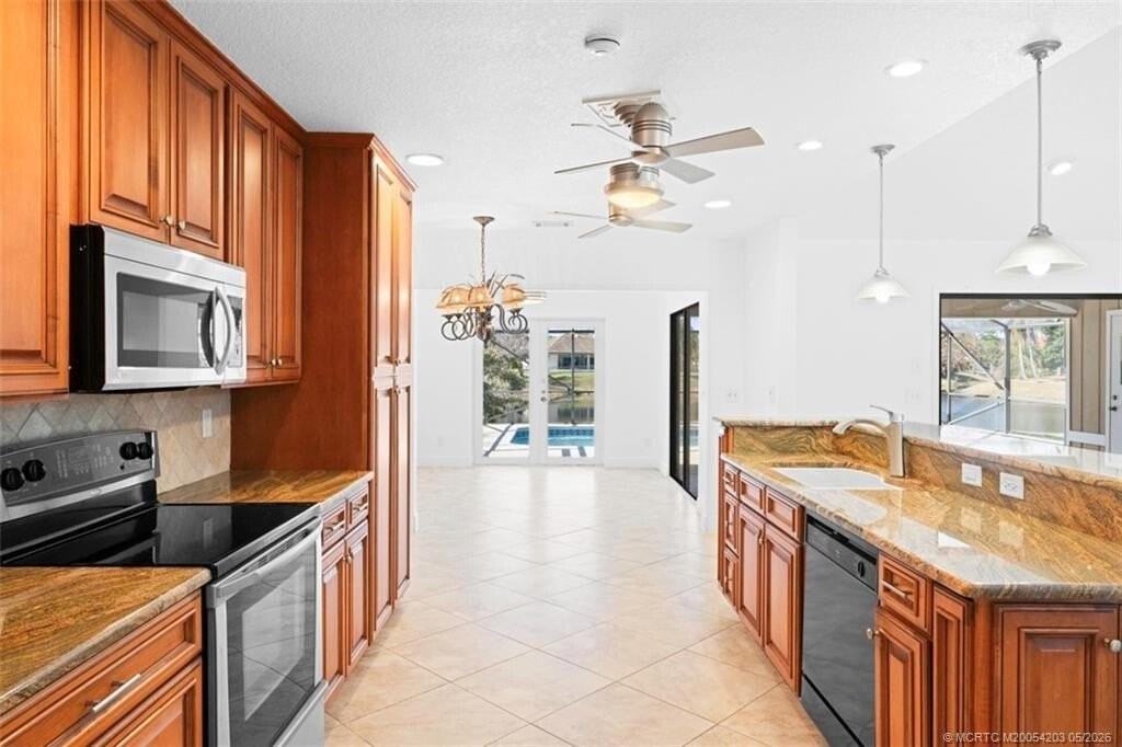 3074 Ne Loquat Ln - Photo 5 of 34