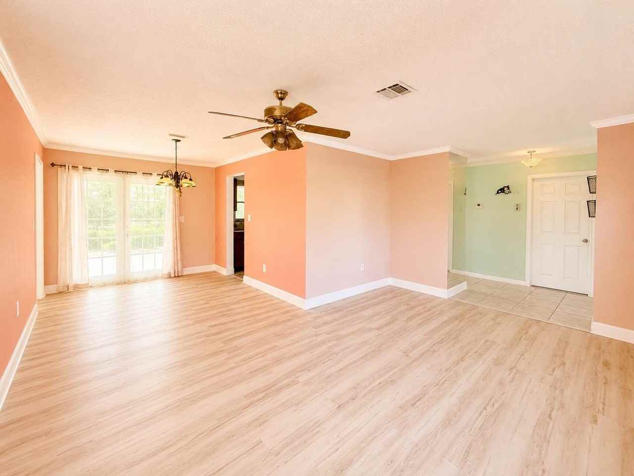 342 Nw Curtis St - Photo 6 of 18