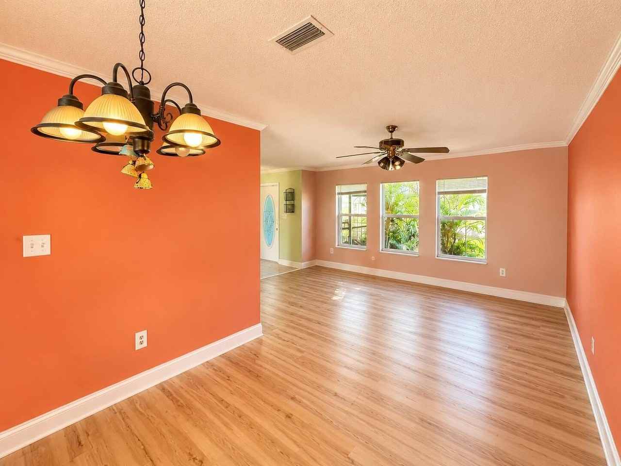 342 Nw Curtis St - Photo 7 of 18