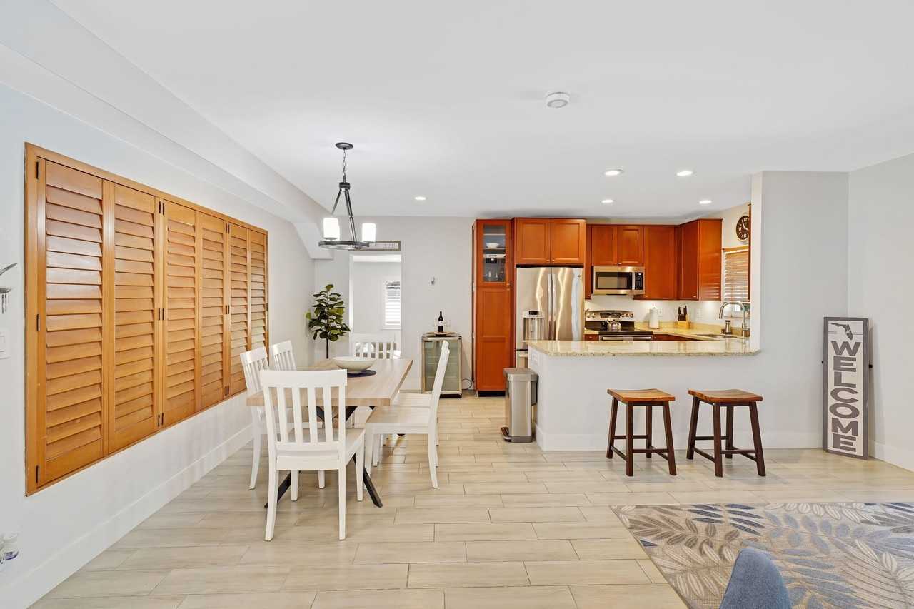 401 Nw 21st Ct - Photo 4 of 44