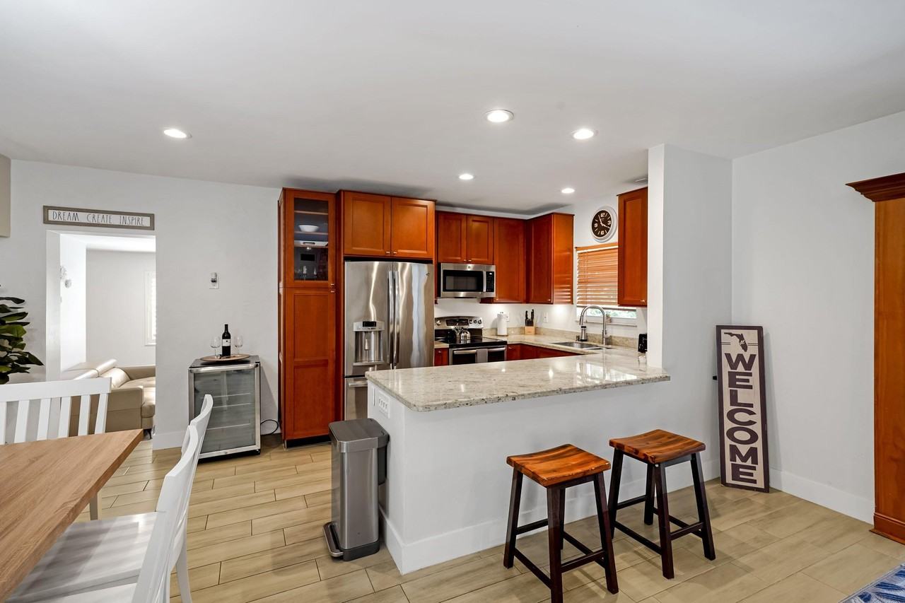401 Nw 21st Ct - Photo 5 of 44