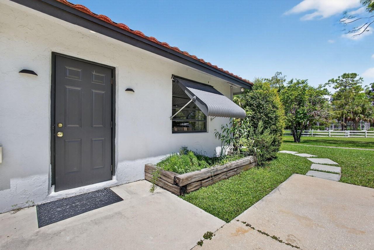 17218 Shetland Ln - Photo 3 of 31