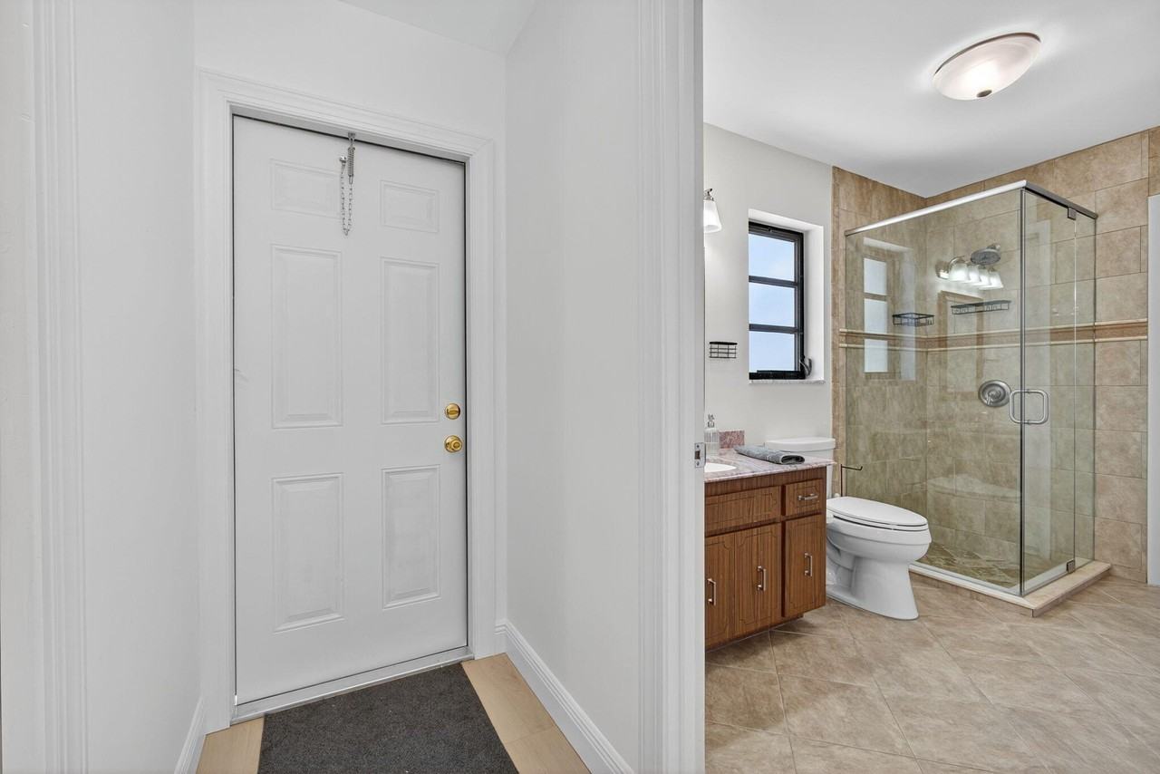 17218 Shetland Ln - Photo 6 of 31