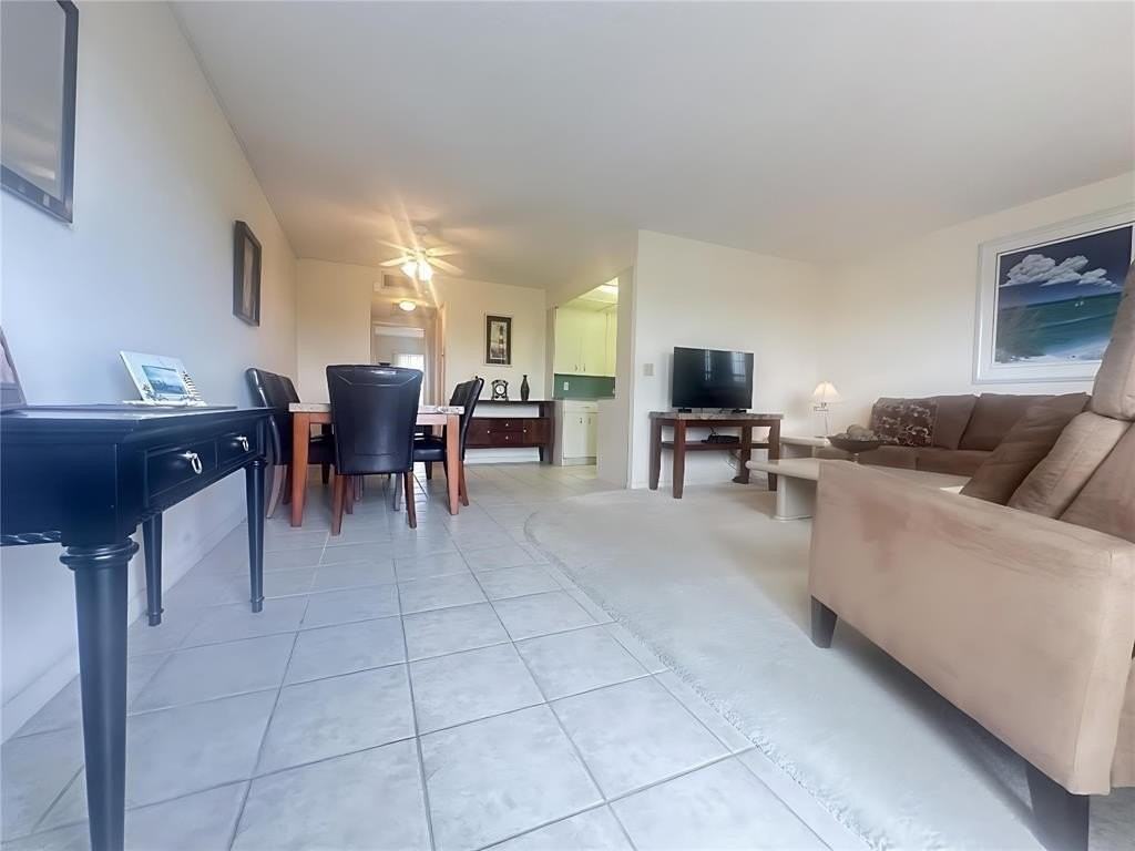 4037 Harwood D - Photo 3 of 17