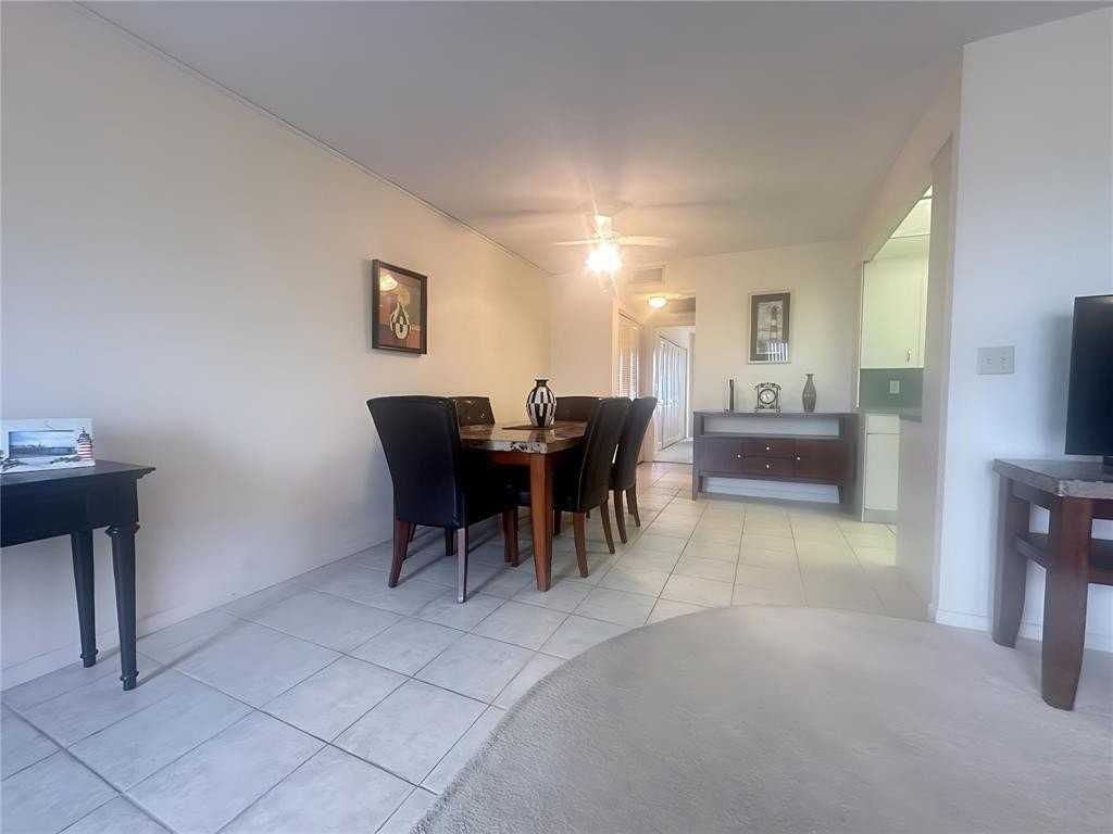 4037 Harwood D - Photo 7 of 17