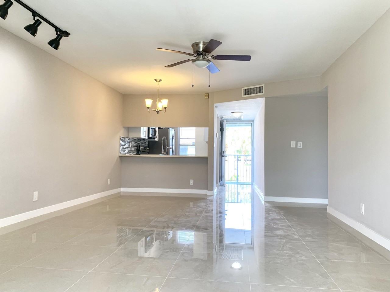 2750 Forest Hills Blvd #208 - Photo 5 of 33