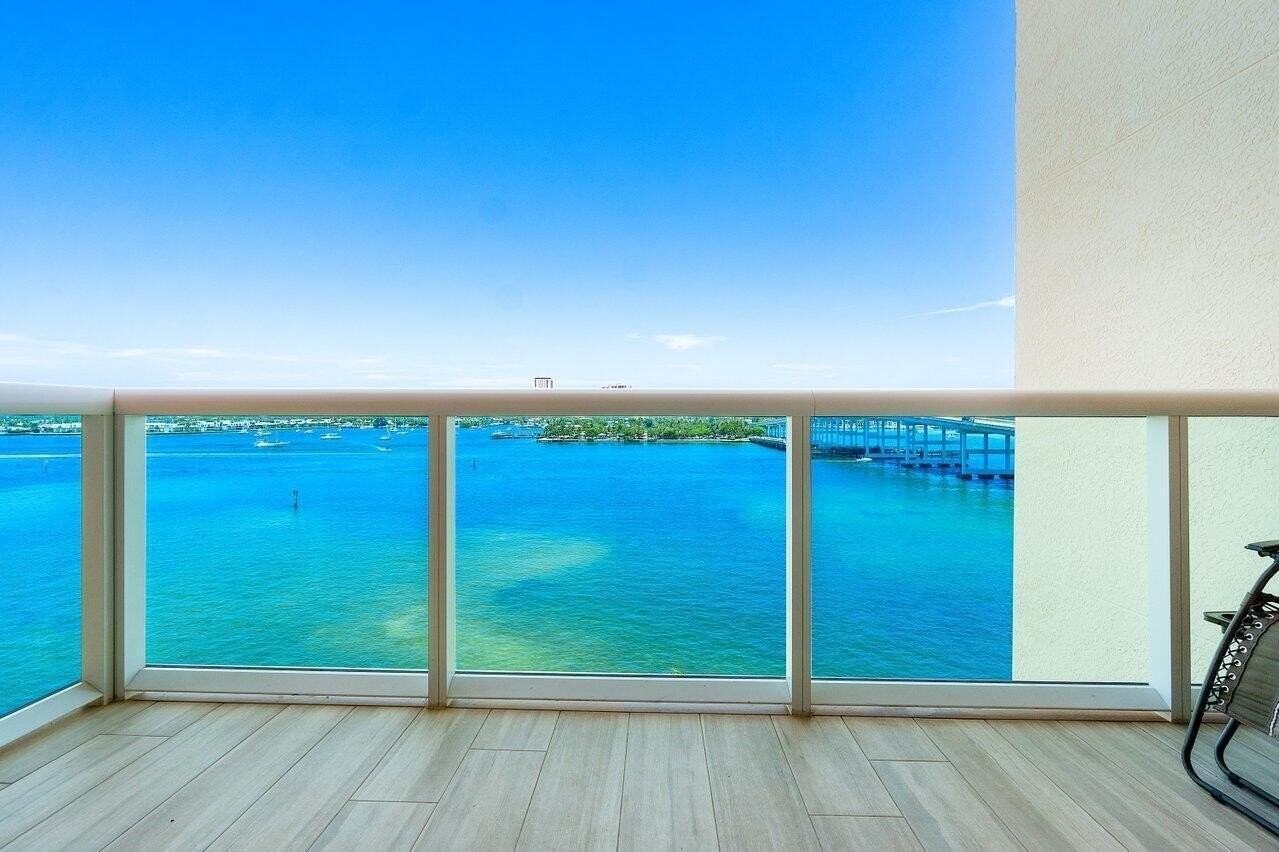 2640 Lake Shore Dr #711 - Photo 4 of 50