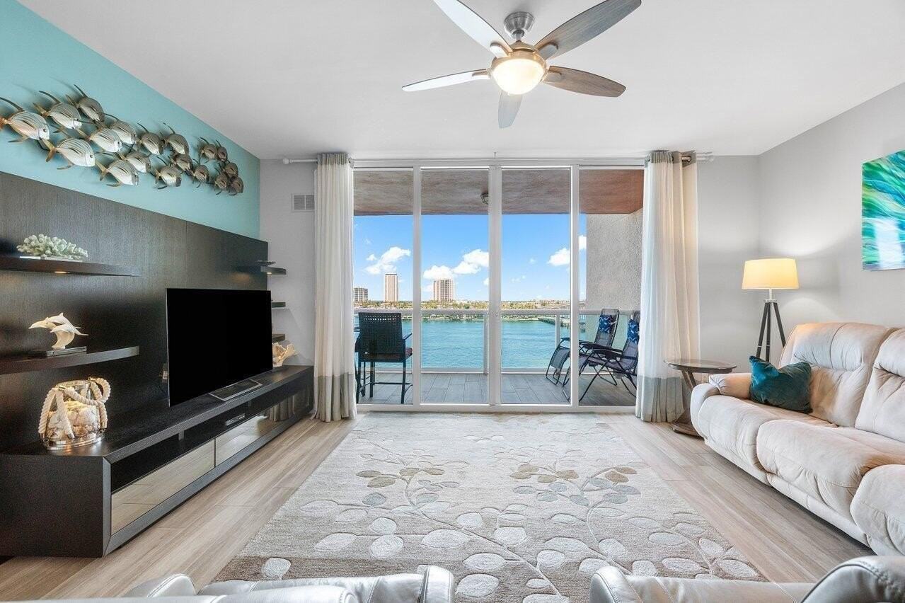 2640 Lake Shore Dr #711 - Photo 4 of 50