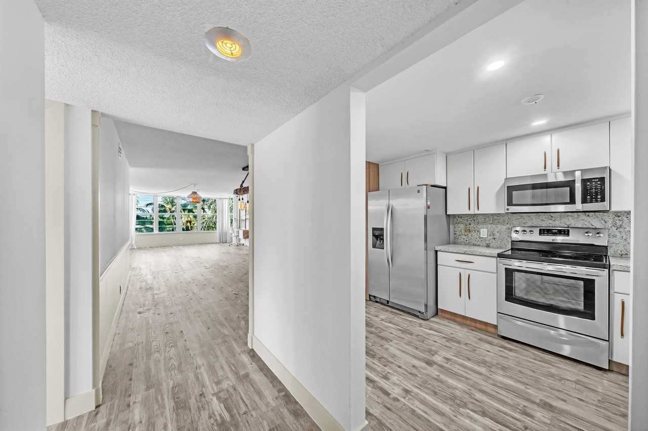 3051 Ne 48th St #301 - Photo 2 of 47